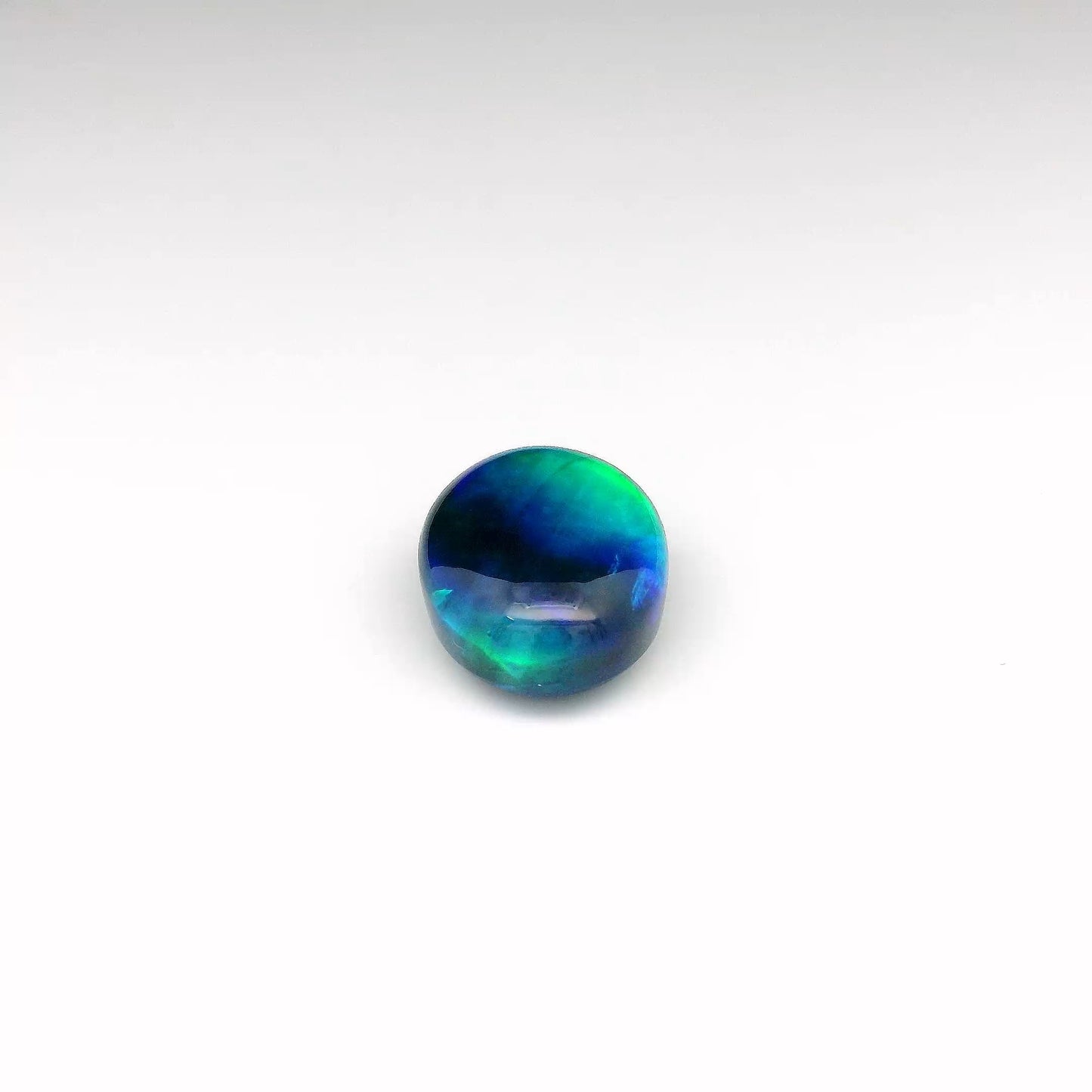 7.75ct Cat's Eye Pattern Green Opal Gemstone